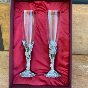 Arthur Court Bunny/Lily Champagne Flute set